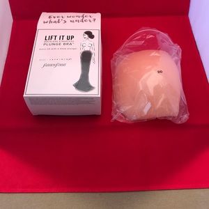 LIFT IT UP backless strapless plunge bra